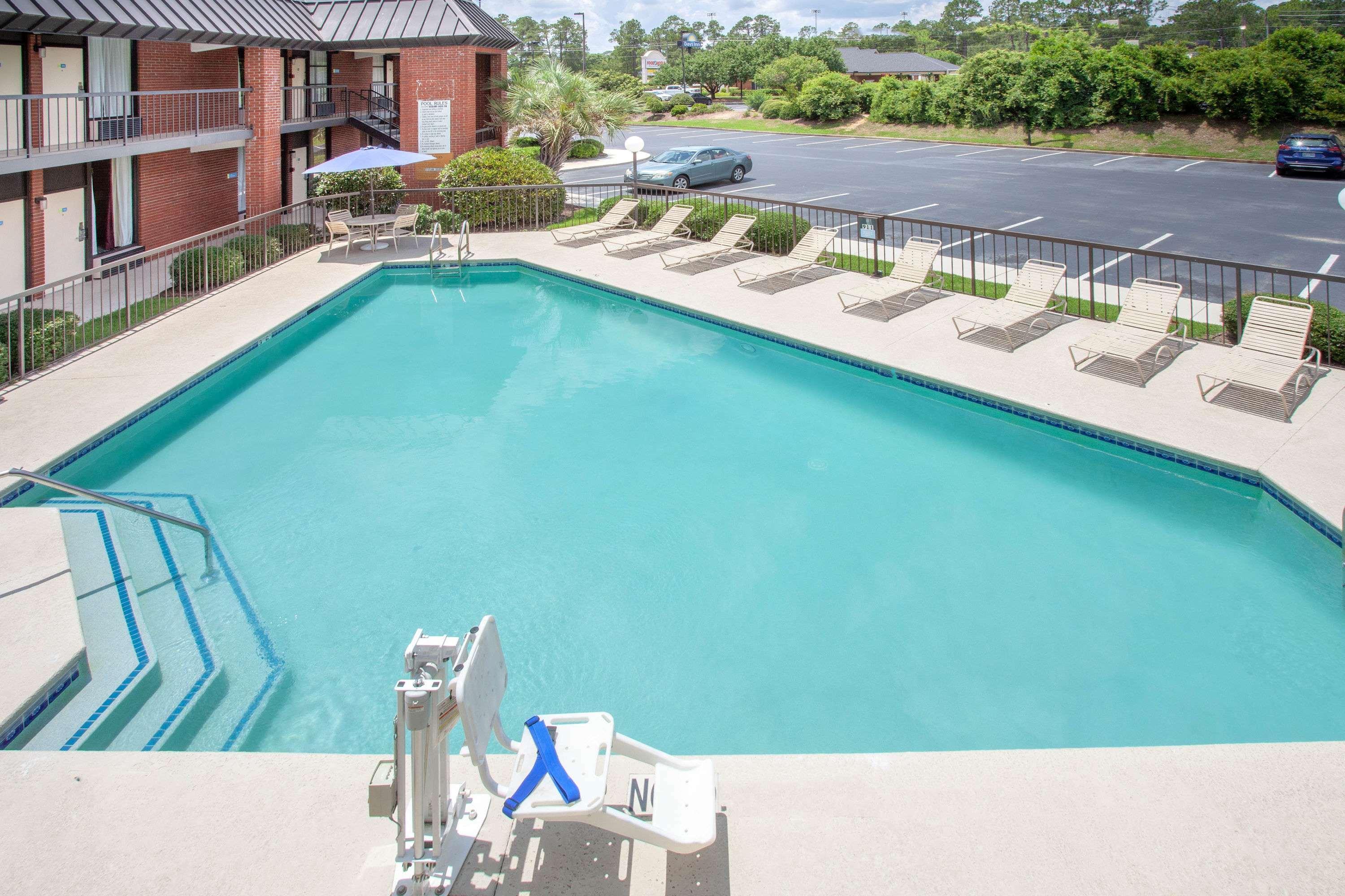 Days Inn By Wyndham Statesboro Kültér fotó