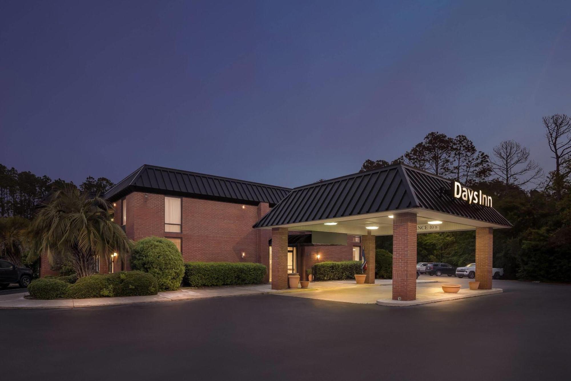 Days Inn By Wyndham Statesboro Kültér fotó